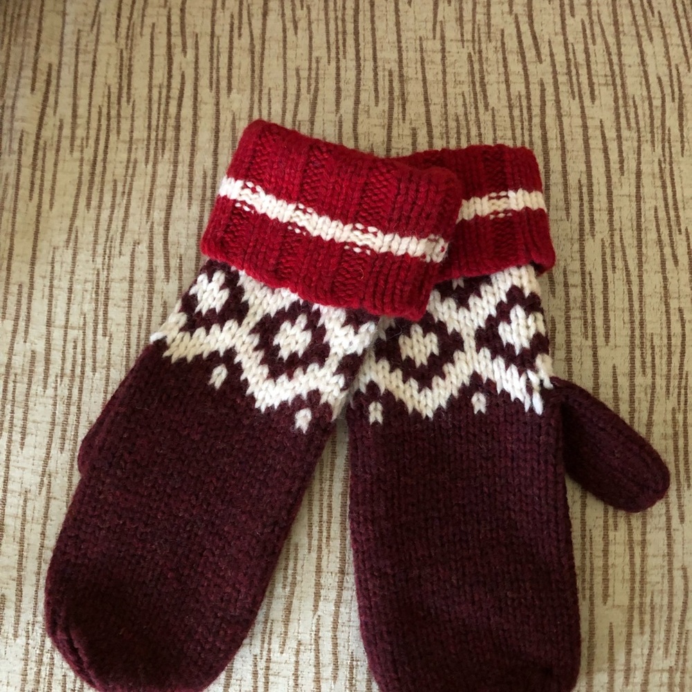 Mittens - Picture 2 of 3